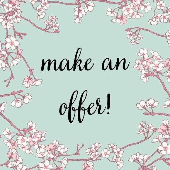 ✨MAKE AN OFFER✨ - Picture 1 of 1